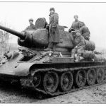 Танки Т-34-85 танковой колонны «Давид Сасунский» в районе реки Днестр, март 1944 года (2).jpg