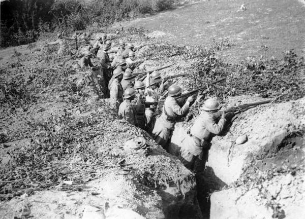 1917 romanians army troops trenches first world war romania