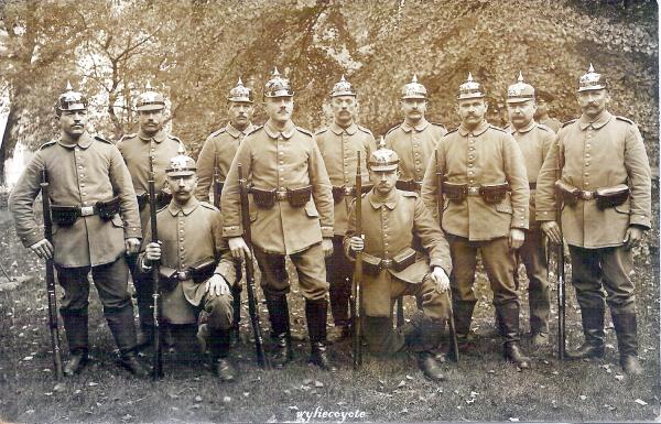  военнослужащие с русскими трофейными винтовками Мосина в годы ПМВ 28