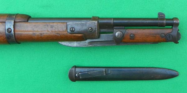  складной штык нож обр. 1938 года (тип 2), примкнутый к винтовке Каркано обр. 1938 года 02