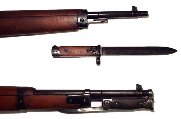  складной штык нож обр. 1938 года (тип 2), примкнутый к винтовке Каркано обр. 1938 года 06