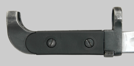  штык к автомату АК 47 с чёрными пластиковыми щёчками рукояти 02