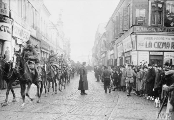 Falkenhayn's cavalry entering Bucuresti on December 6, 1916 Австро германо болгарские войска вступают в Бухарест. 6 декабря 1916 года