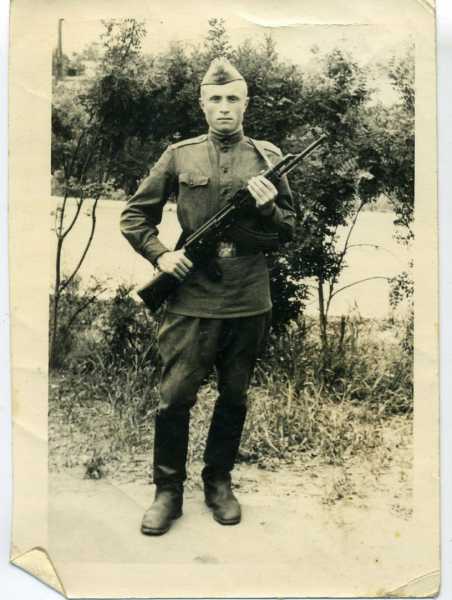 1960s Soviet Army Soldier AK 47 Kalashnikov 01