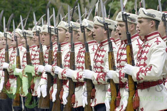  Национальной гвардейской части Болгарии с карабинами СКС 21