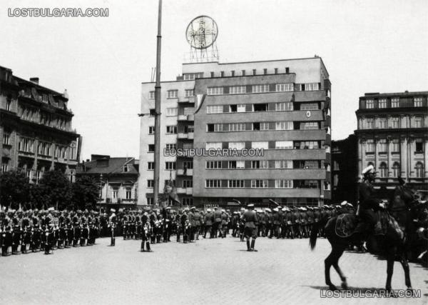  в день Святого Георгия на площади Александра I в Софии, 1930 е годы 01