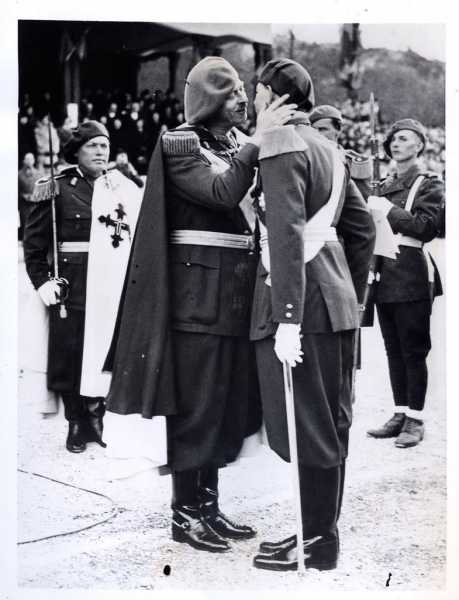  Румынии Кароль II и крон принц Михай 01