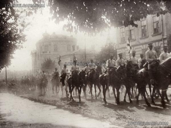  заминава за фронта по улица “Оборище” на пресечката с улица “Васил Априлов”, София 1912 г.