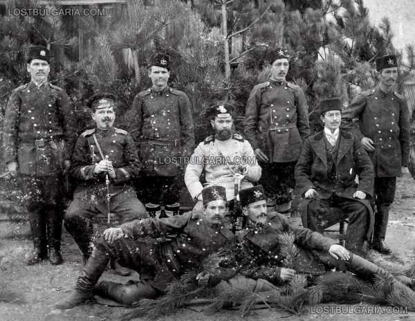 Горски пазачи от Управление на горите в Трън, около 1910 г. 01