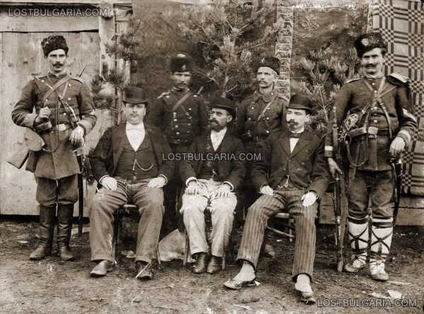 Някъде из България, местни управници и стражари, около 1890 г. 01