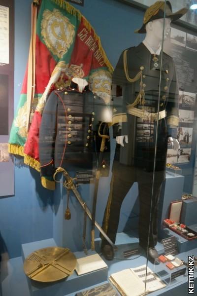Морские сабли в экспозиции Военно морского музея в Варне 02