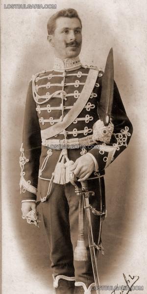  Петър Софрониев от Лейбгвардейския на Н.В. конен полк в парадна униформа, 1906г.
