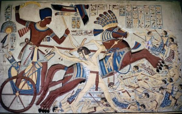 03 Изображение египетского фараона с хопешем (01)