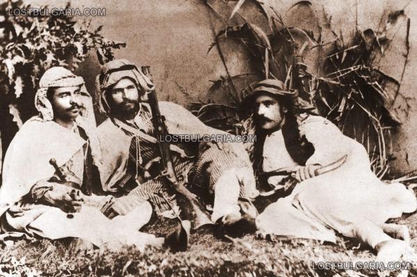 Марин Поплуканов, Димитър Пъшков и Георги Минчев в кюрдски одежди след бягството им от Диарбекир, 1876 г.