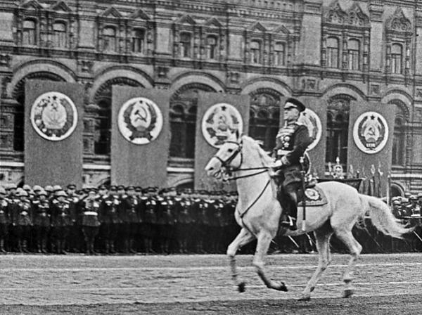 .К. Жуков на Параде Победы 24.06.1945 04