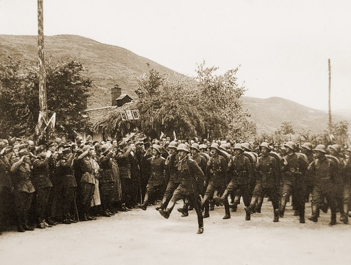  пехота входит в македонскую Струмицу (1941 год) 01