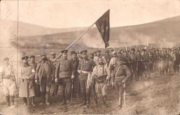  Сандански (вляво) с четата си в авангарда на Седма пехотна рилска дивизия 01
