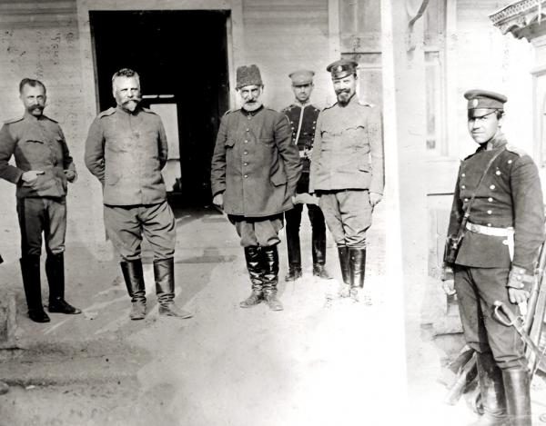 Shukri Pasha with Georgi Vazov, Ivan Valkov, and Simeon Dobrevski, Edirne, 1913 (1)