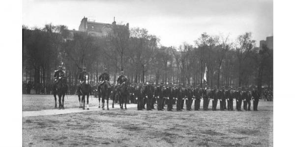 Revue de la Gendarmerie aux Invalides de Paris en 1913