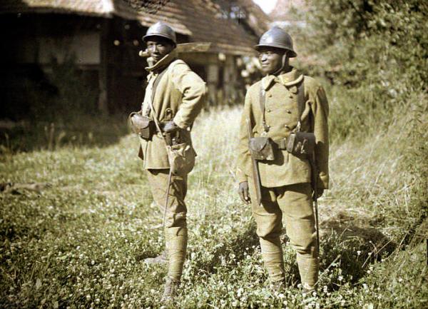 Senegalese Bambara soldiers serving with the French Army in Balschwiller, Alsace, 1917 (2)