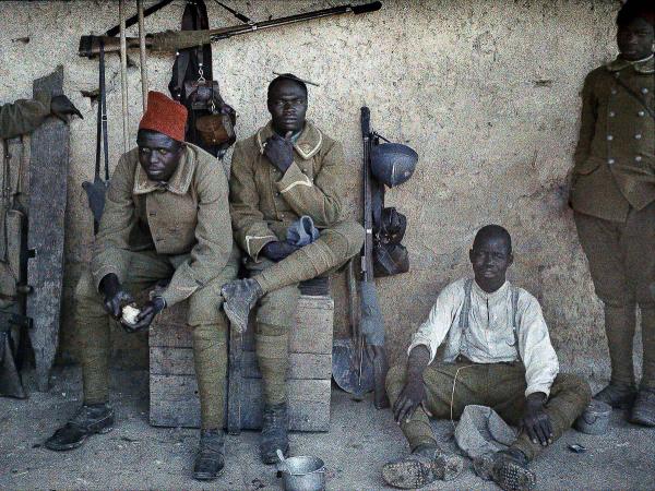 Senegalese soldiers serving in the French Army rest near the Western Front in Alsace, 1917 (01)
