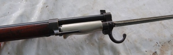  Бертье обр. 1907 15 года (Le fusil Mle 1907 M 15) с примкнутым штыком обр. 1886 года от винтовки Лебеля (01)