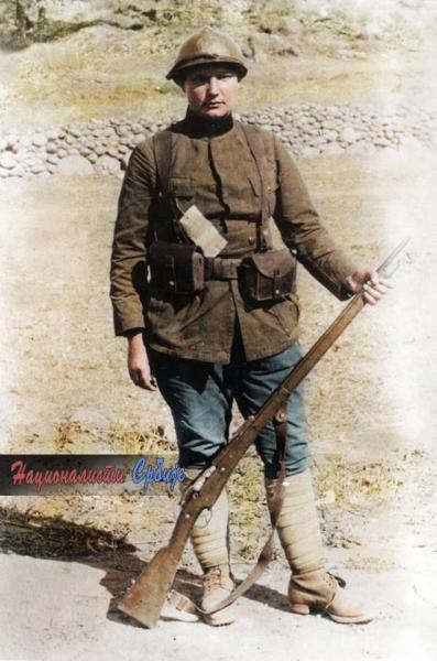  солдат с французской винтовкой Бертье обр. 1907 15 года 01