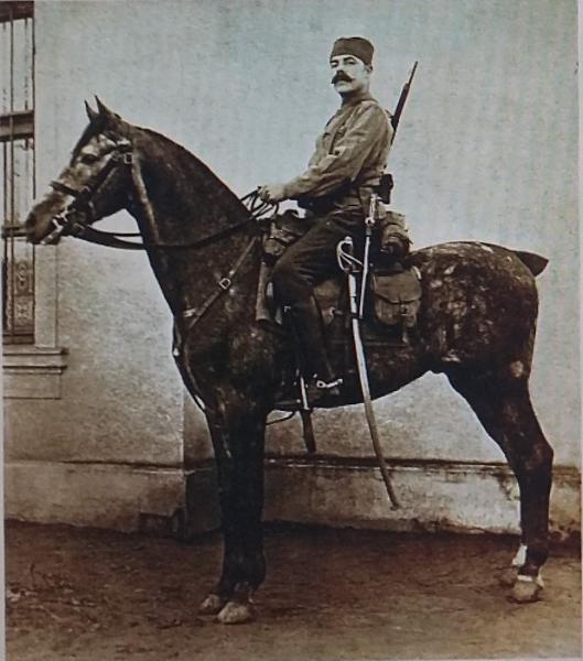  кавалерист с францзской саблей обр. 1822 88 года. французским мушкетоном и штыком (1918 год)