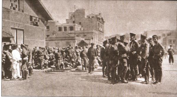  войска Особой бригады прибывают в Салоники