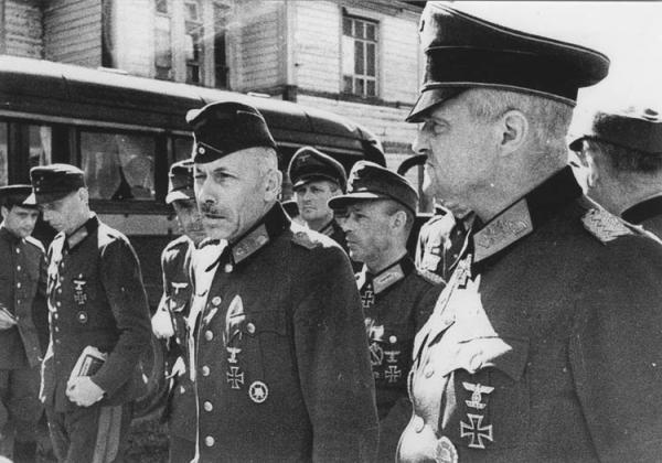 Generals перед маршем по Москве