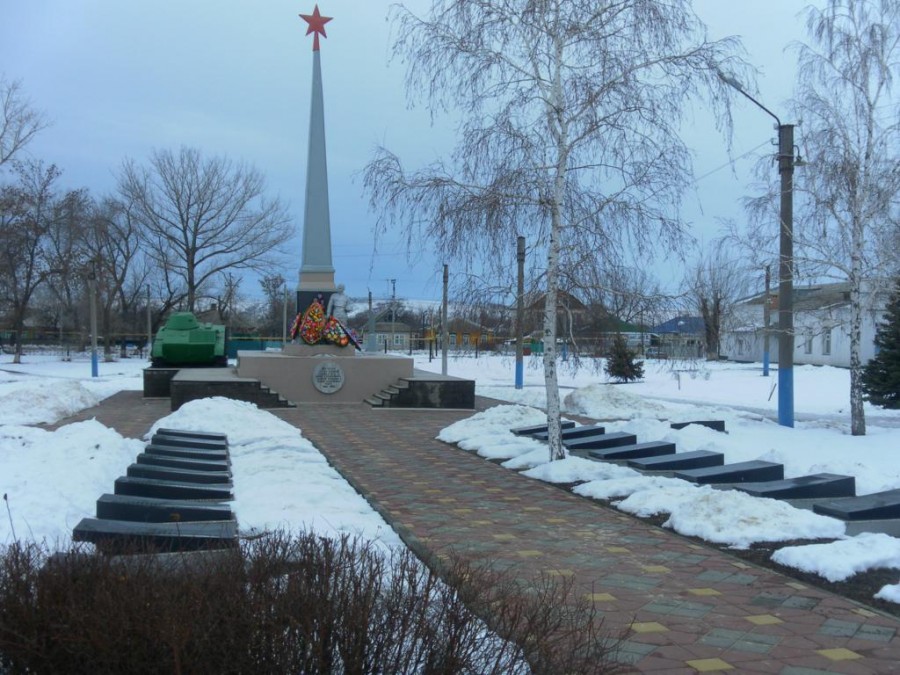 Поселок глубокий. Посёлок глубокий Каменский район Ростовская область. Поселок глубокий Каменского района Ростовской области. Пос глубокий Каменского р-на Ростовской обл. Поселок глубокий Ростовской памятники.