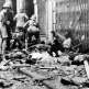 Британские солдаты у раненых и убитых китайских мирных жителей на Нанкин роуд в Шанхае Фото