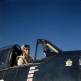 Американский пилот Ю. Хэнкс в кабине истребителя F6F на палубе авианосца «Лексингтон» Фото