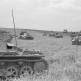 Немецкие легкие танки Pz.Kpfw. I в поле во время боев за Жамблу в Бельгии Фото